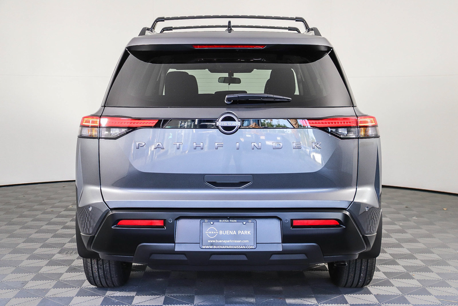 Used 2025 Nissan Pathfinder Platinum w/ Cargo Package FWD image 7