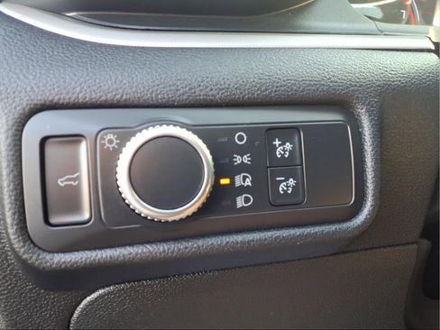 Used 2020 Ford Explorer XLT image 17