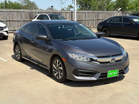 Used 2018 Honda Civic EX image 3