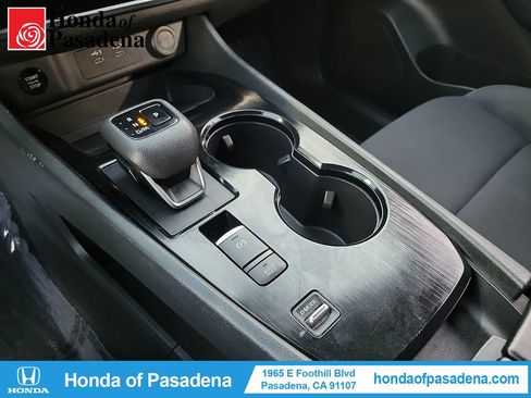Used 2024 Nissan Rogue S FWD image 19