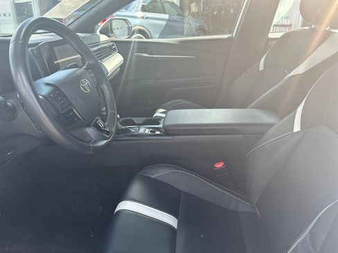 Used 2025 Toyota Camry SE image 16