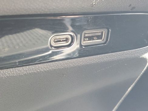 Used 2025 Buick Enclave Preferred image 32