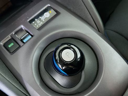 Used 2024 Nissan Leaf S FWD image 24