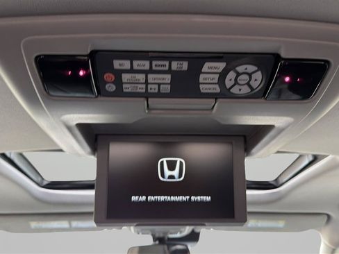 Used 2016 Honda Pilot Touring image 23