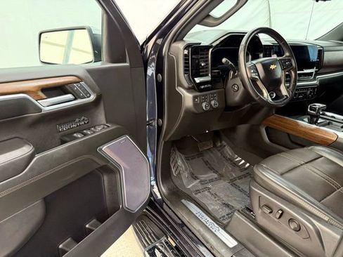 Used 2022 Chevrolet Silverado 1500 High Country w/ Technology Package image 26