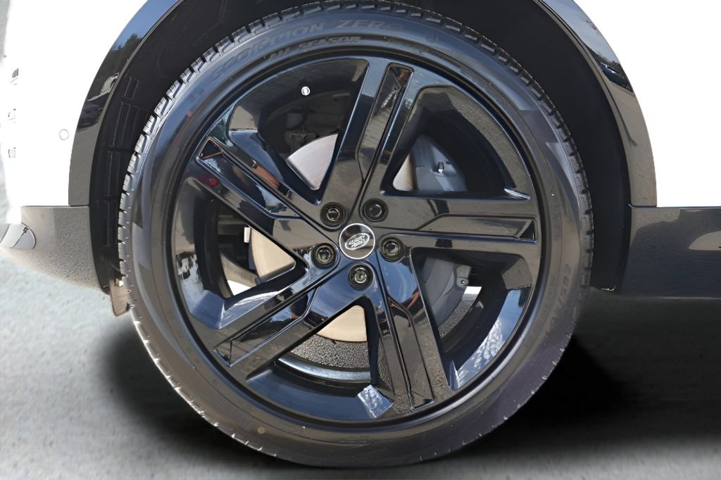 Used 2026 Land Rover Discovery Limited Edition AWD/4WD image 9