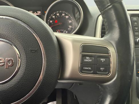 Used 2012 Jeep Grand Cherokee Limited w/ Luxury Group II image 23