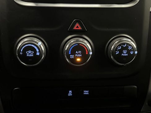 Used 2023 RAM 1500 Classic SLT image 17