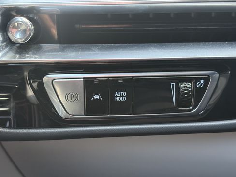 Certified 2024 Cadillac Lyriq Luxury RWD image 32
