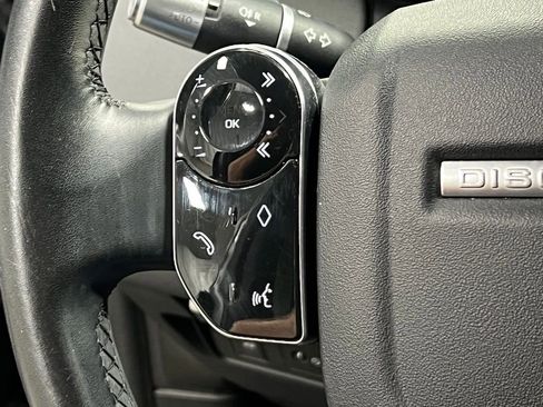 Used 2020 Land Rover Discovery Sport SE image 22
