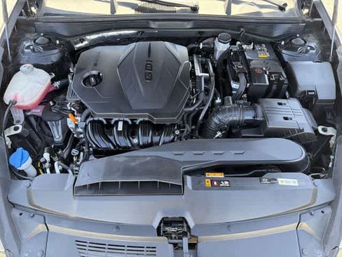 Used 2023 Hyundai Sonata SE w/ Cargo Package image 11