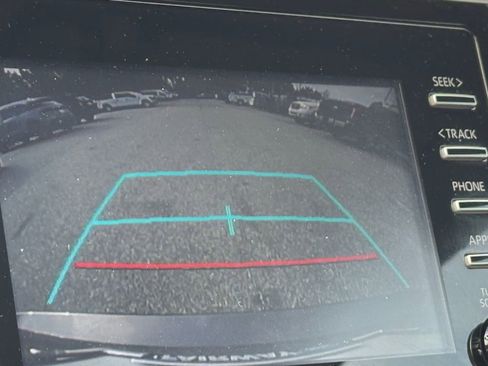 Used 2021 Toyota Camry SE image 13