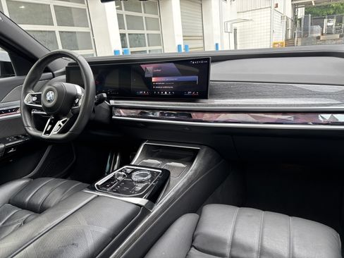 Certified 2023 BMW 740i w/ Executive Package RWD image 34