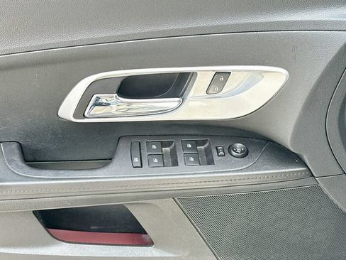 Used 2017 Chevrolet Equinox Premier w/ Enhanced Convenience Package FWD image 18