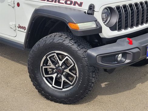Used 2024 Jeep Wrangler Unlimited Rubicon image 9