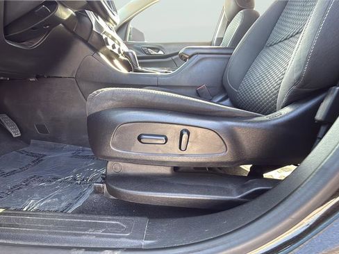 Used 2017 GMC Acadia SLE w/ Driver Alert Package I image 15