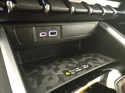 Used 2024 Chevrolet Colorado Z71 w/ LPO, Dark Essentials Package image 25