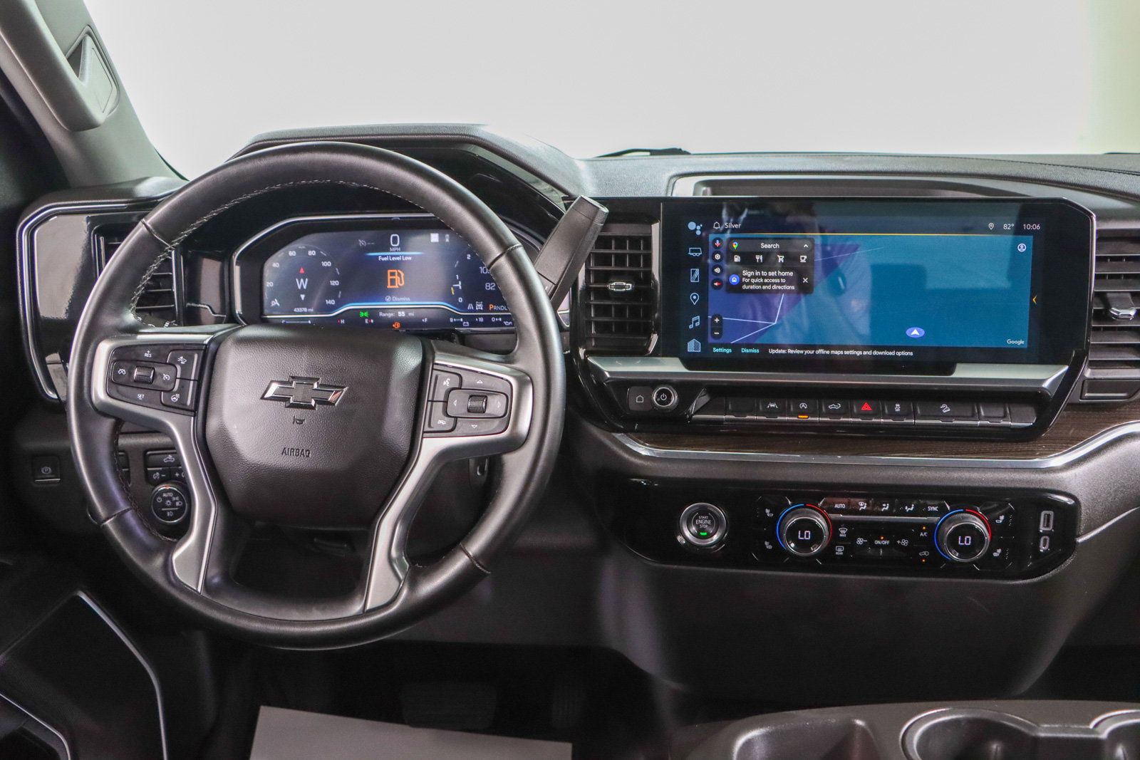 Used 2023 Chevrolet Silverado 1500 RST AWD/4WD image 17