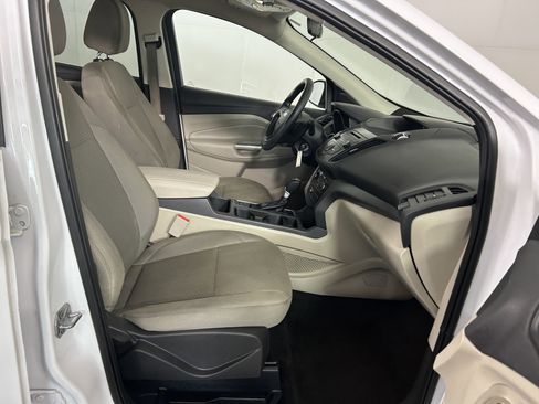 Used 2017 Ford Escape SE w/ SE Cold Weather Package image 28