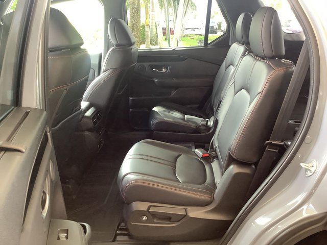 Used 2024 Honda Pilot TrailSport image 11