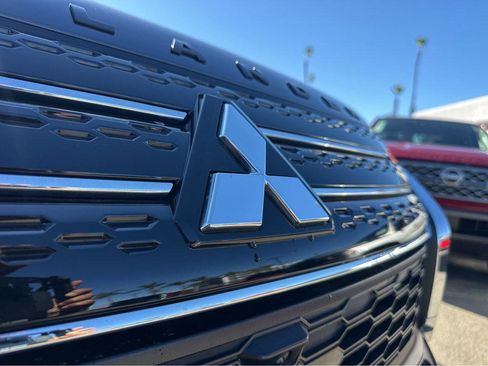 Used 2023 Mitsubishi Outlander SEL image 45