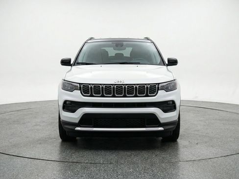 Used 2025 Jeep Compass Limited image 2