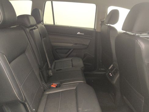 Used 2021 Volkswagen Atlas SE w/ Towing Package FWD image 19