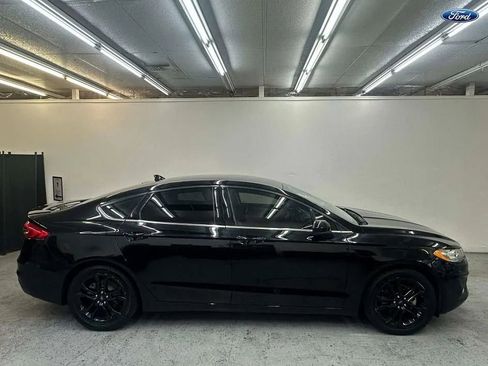 Used 2019 Ford Fusion SE w/ Equipment Group 151A image 8