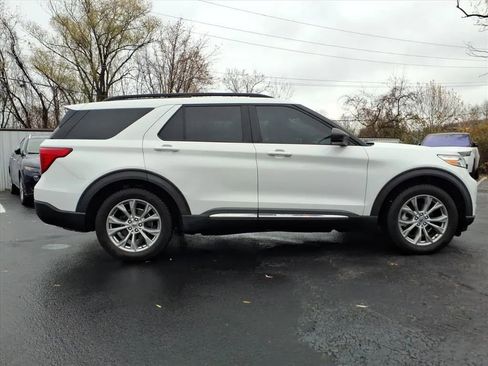 Used 2020 Ford Explorer XLT w/ Equipment Group 202A image 2