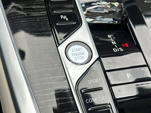 Certified 2025 BMW X7 M60i w/ Climate Comfort Package image 29