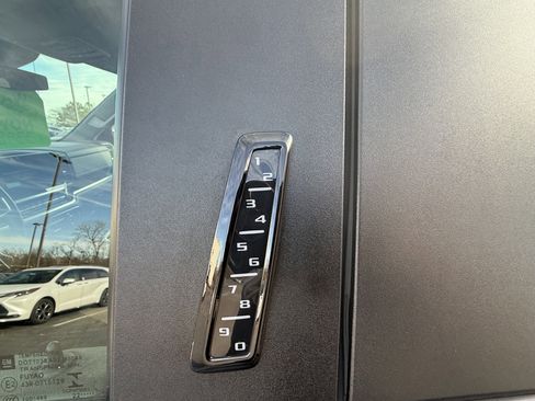 Used 2022 Chevrolet Silverado 1500 LT image 22