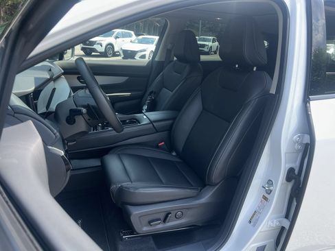 Certified 2025 Nissan Murano SL w/ Cargo Package AWD/4WD image 17