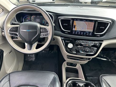 Used 2020 Chrysler Pacifica Limited w/ Advanced Safetytec Group image 20