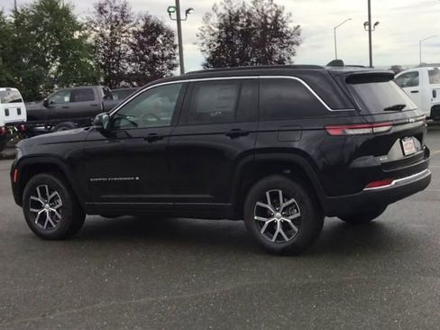 New 2025 Jeep Grand Cherokee Limited w/ Trailer Tow Package image 6