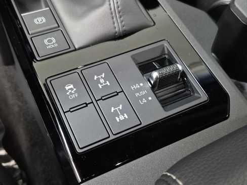 Used 2024 Toyota Land Cruiser image 32