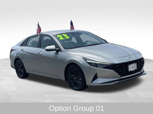 Used 2023 Hyundai Elantra SEL image 3