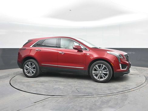 Used 2024 Cadillac XT5 Premium Luxury w/ Technology Package AWD/4WD image 8