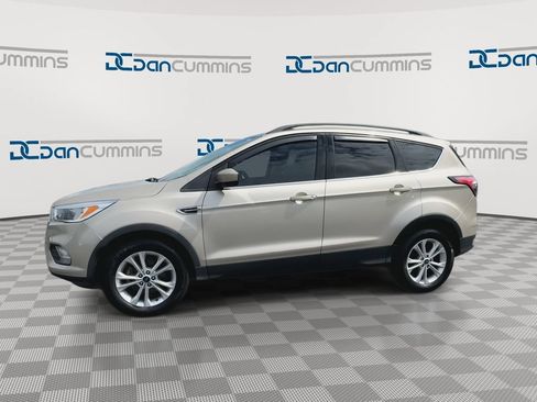 Used 2018 Ford Escape SE FWD image 5