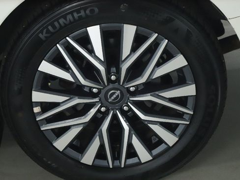 Used 2025 Nissan Altima 2.5 SV FWD image 38