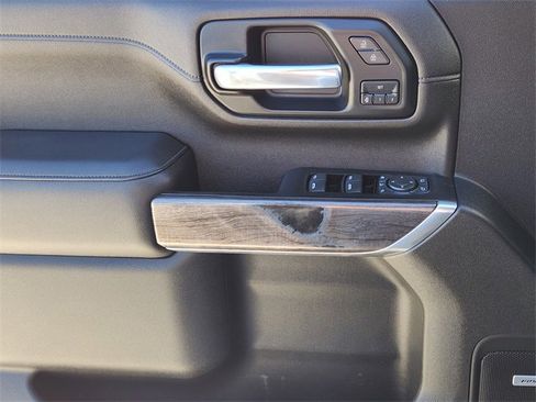 Used 2020 Chevrolet Silverado 2500 LTZ w/ LTZ Premium Package image 23