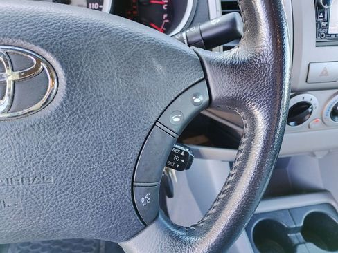 Used 2011 Toyota Tacoma PreRunner image 21