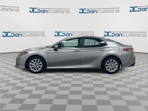 Used 2020 Toyota Camry LE w/ Convenience Package FWD image 5