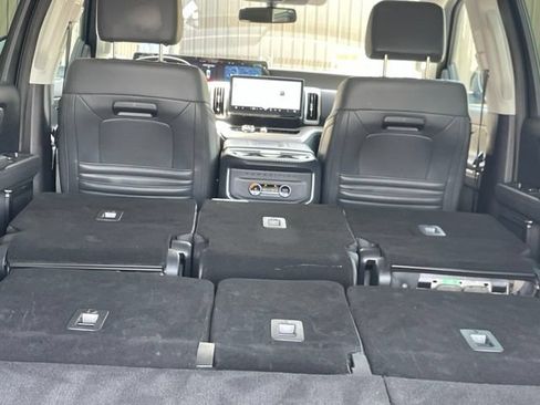 Used 2025 Ford Expedition Active AWD/4WD image 75