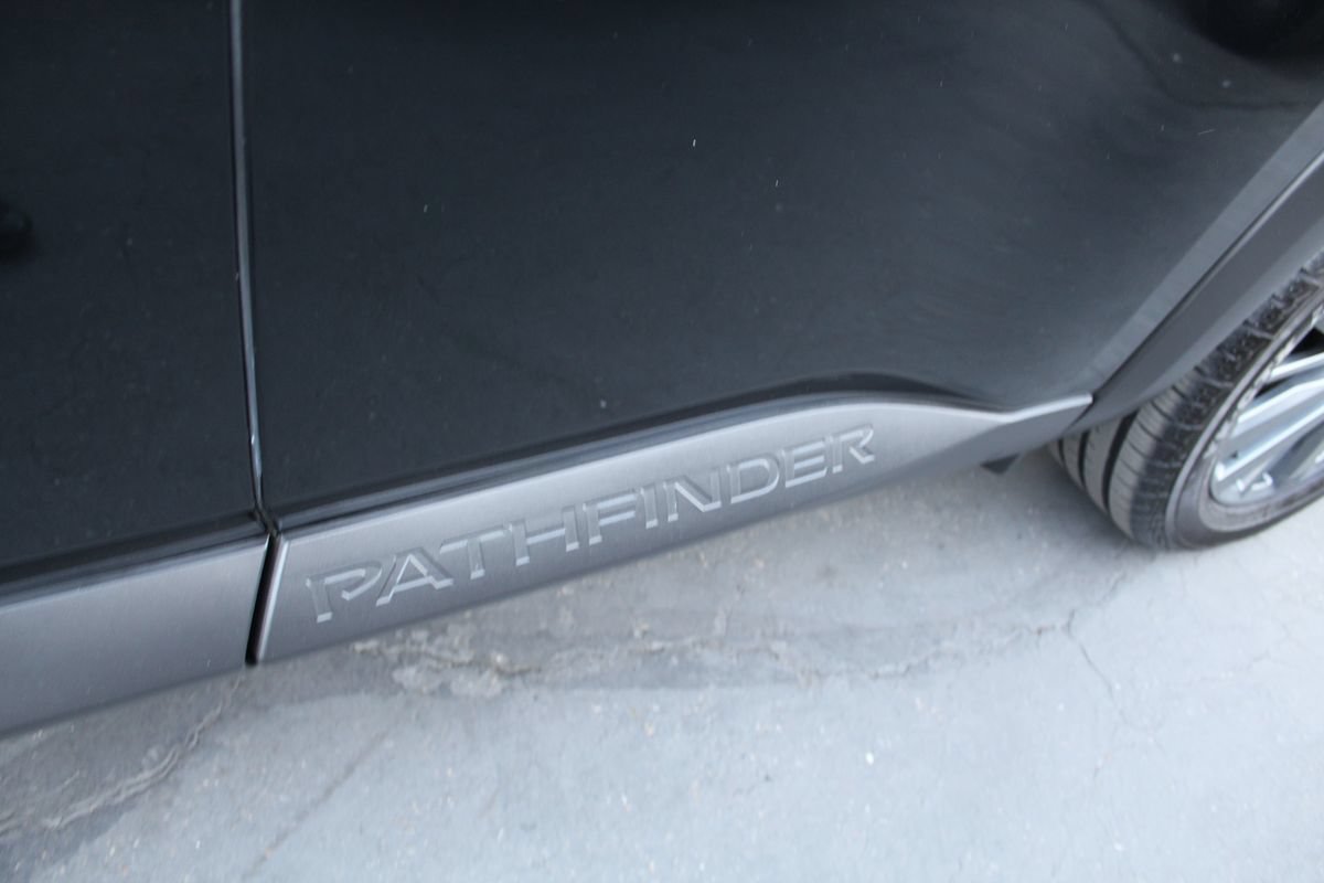 Used 2022 Nissan Pathfinder SL w/ SL Premium Package FWD image 15