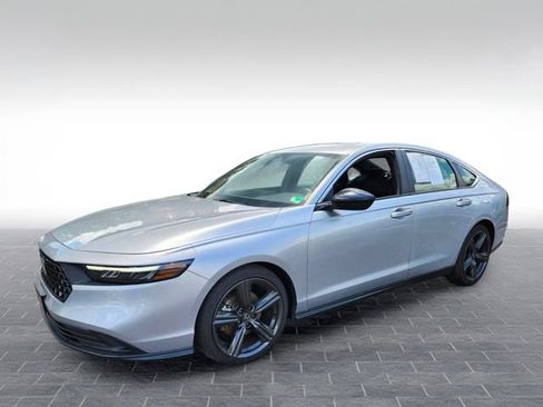 Used 2024 Honda Accord Sport image 3