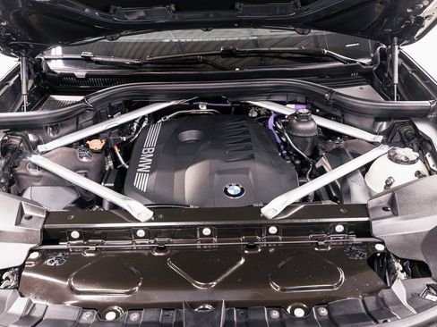 Used 2025 BMW X7 xDrive40i w/ Executive Package image 36