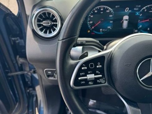 Used 2022 Mercedes-Benz GLB 250 4MATIC image 14