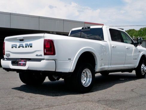 Used 2026 RAM 3500 Longhorn AWD/4WD image 9
