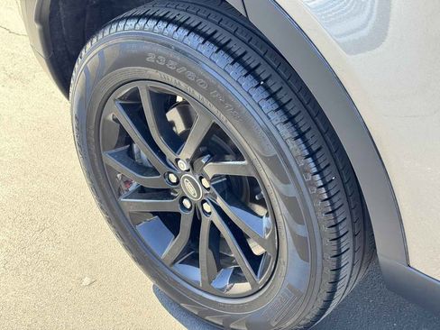 Used 2018 Land Rover Discovery Sport SE AWD/4WD image 18