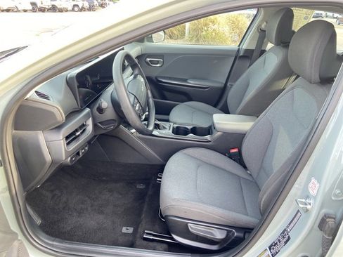 Used 2025 Kia K4 LXS image 34